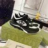 2023 Wysokiej jakości designerczy mężczyźni i kobiety swobodne buty Rhyton Sneakers Mężczyźni deskorolki seria pary mody trampki z pudełkowymi torbą rozmiar 35-45