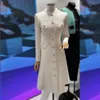 Lässige Kleider 2023 Frühling und Herbst Koreanischer Stil Langarm-Bottom-Kleid Spitzenkragen A-Linie Mittellang Weiß für Frauen