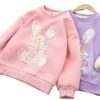Trui 2023 Winter Nieuwe Kinderkleding Lam Kasjmier Meisje Plus Fluwelen Trui Pailletten Bunny Bunar Shirt Kinderkleding Baby topsL231215