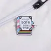 Rainbow Books Emalia Bezpieczna z ME Creative Read Inspirujące książki Rainbow Metal Badge Punk odzież Lapel Pins Biżuteria