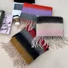 Sciarpe 2023 Nuova Loewee Family Stripe Plaid Gradient Mohair Sciarpa per le donne in autunno e inverno Nappe arcobaleno versatili e di alta qualità 5efa