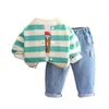 Printemps automne enfants garçons 3 pièces ensemble de vêtements rayure tricoté Cardigan manteau coton sweats jeans pantalons bébé vêtements 231220