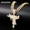 Smyckeslådor Submachine Gun Fashion Kuba Chain Pendant Men ised ut Crystal Goldsilver Color Charm Necklace Hip Hop Jewelry Cuban Necklace 231219