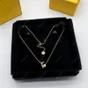 Kvinnliga halsbandsdesigner smycken guldkedjor armband pärlringar manschetter armband män diamantörhängen f Tillbehör med Box293H