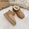 New Womens 24SS Platform Boots Designer Tazz Sliper Tasman Fashion Brand Slides Slip-On Slip-On Classic Ultra Suede Mens Shootes Womens Bootes