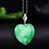 Ciondolo a forma di cuore di giada verde naturale intagliato Collana di amore cinese Fascino di giadeite Gioielli Moda Uomo fortunato Donna Amuleto Regali274F