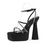 Klänningskor Square Toe Platform Open Rhinestone Strap Women Sandals Summer Fashion Gladiator för 15 cm High Heels Model Show