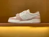 Kvinnor Winter Casual Shoes Match White Suede Low Tops Calf Leather and Suede Sports Trainers Pet Platform Gummisulor Pink White med Box 35-44