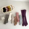 Koreaanse herfst babymeisjes panty's babymeisjes vast gestreepte verdikte warme leggings geboren meisjes pp sokken 231221