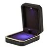 Boîtes à bijoux 3 Colorluxury Bracelet Box Square Veet Bague de mariage Cadeau avec lumière LED pour proposition de fiançailles 220509 Drop Deliv Otyn5