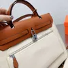 مصمم حقيبة Herbagity 5A حقائب الجودة حقيبة مصممة لأجهزة iPad Canvas Witleather Totes كبيرة السعة الشهيرة حقيبة اليد الشهيرة حقيبة حقائب حضرية أبيض العمال