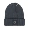冬の帽子のデザイナービーニー格子縞の男性用のニット帽子ボンネットは暖かく厚くしますウールスカルキャップアウトドアスポーツビーニーファッションレターエラスティック快適なB-15