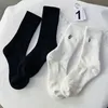 Designer-Socken, warme Wollsocken, U-Buchstaben-Design, Luxus-Strumpfwaren, Fleece-Frottee-Strumpfwaren, Schneesocken, mehrere Unterwäsche, elastische Strümpfe, bestes Geschenk, lang, schwarz, weiß