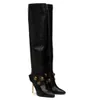 العلامة التجارية الشتوية الأنيقة Alma Women Over-the-Knee Boots Stiletto Heel محفورة الأزرار المعدنية الذهبية