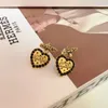 Kolczyki Dangle Vintage Heart Lett Little Bee Ear Studs Damskie stal nierdzewna gwiazda mody Wisidants Biżuteria dla kobiet