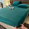 Solid Color Plush Velvet Fitted Bed Sheet Soft Comfortable Bedding Mattress Cover Bed Linen for Home Bedroom Fleece Bedspreads 231221