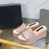 Slingback da donna Scarpe eleganti Designer Zeppa Sandali con tacco Pantofole slip on con scivoli in strass Rosa Nero Blu Trapuntato Texture Mules Scarpe da spiaggia all'aperto