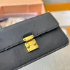 Chain Messenger Bag designer axelväskor mode handväska guld hårdvara spänne präglad kohud äkta läder högkvalitativ lady crossbody handväska