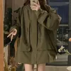 Frauenjacken Großes Taschen Design übergroße Armee grüne Kapuze -Mantel Street Unisex Style Female Langarm Reißverschluss Dünne schwarze Jacke
