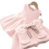 Ensemble de robes de filles 2023 Vêtements d'automne et d'hiver Baby Coat Childrens Princesse Two Piece Couleur solide 231221