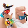 0 24 mois pour bébé Rattles Soft Plux Toys Foot Wrist Rattle Set Cartoon Born Development Educational for Children 231221