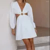 Casual jurken in de mode zwarte diepe V korte lange mouw taille uitgehold mini-jurk lente zomer dames elegant formeel