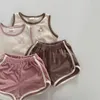 衣料品セット2023夏の赤ちゃんファッションレタープリントプリントノースリーブ服セットボーイガールコットンベストショーツ2PCSスーツ幼児カジュアル服