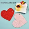 Tappetini da tavolo Tappetino impermeabile antiscivolo in silicone a forma di cuore con cuscinetto per bicchieri con isolamento termico dai colori intensi