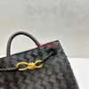 Bolsas de designer de bolsas e femininas Bolsas venetas Bolsas de fronteira cruzada 2024 New tecida Bag feminina Moda