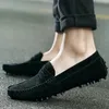 Männer lässig Mode handgefertigtes Wildleder echtes Leder -Herren -Slipper Moccasins auf S Flats Männliche Fahrschuhe flacher Schuh rutschen