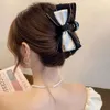 フレンチサテン帽子クリップバレットトライアングルヘアクリップクラシックカジュアルヘアピンファッションブラックサメのヘアピン