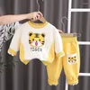 Vêtements Ensembles d'automne d'hiver enfants filles épaissis bébé caricaturé animaux à capuche pantalon veste 2pcs / ensembles nourrissons ajouter du coton 0-5 ans