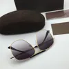 Zonnebrillen voor mannen en vrouwenontwerpers 557 Anti-ultraviolette retro-brillen Eyewear Volledig frame Random Box