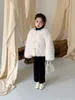 Korean Kids Winter Jacket Pearl Buckle Fur Female Treasure Imitatie Fox Hair Parkas Girls Leuke tops Warm Dikke Chidlren Coats 231221