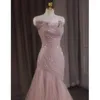 Vestidos casuais estilo francês cintura alta sem mangas vestido de noite fishtail trailing 2023 verão rosa fada sling emagrecimento mulheres