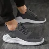 Herren weiße Modeberäte Sneaker im Freien atmungsaktuelle Männer lässig große Größe Sommer Leuchtwieg Mann Tenis Schuh 23121 19ba