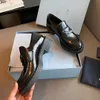 Zapatos casuales Mujeres de lujo iujd Zapatillas de deporte de lona Plataforma de moda con caja
