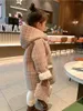 Hiver Girl Laine Coat Brillbreaker Casual Wear Woolen Encorage de pardessus Hooded Kids Outwear Velvet Veste Croissant Button 231221