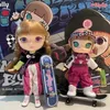 Molly Blyth Bjd poupée Skateboard Slide Anime Figure grande taille corps commun habiller costume Action Figurine décorative à collectionner 231220