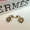 Kolczyki Dangle Vintage Heart Lett Little Bee Ear Studs Damskie stal nierdzewna gwiazda mody Wisidants Biżuteria dla kobiet