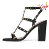 المصمم High Heel Vt Sandal Dress Shoes حزام الكاحل الروماني ترصيع أسود عارية الشريط Rivets Womens Stiletto كتلة الكعب برسل 789