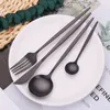 Zestawy zastawy stołowej Zestaw Black Cutlery Strela Strale Złote 16 sztuk Matte widelca Nóż łyżki