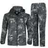 Vestes extérieures militaires hommes requins peau coque douce tactique tactique épreuve de vent veste de combat armée homme manteaux de bombardiers à capuche manteau masculin 17