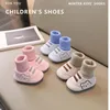 Babyschoenen Babysokjes Schoenen Kinderen Jongens Meisjes Cartoon Zachte bodem Vloerschoenen Peuter Schattig Antislip Eerste Walker Sneakers 2 231221