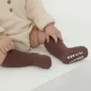 Herbst-Festfarbe Kindersocken, die nicht rutschfeste mittelgroße Socke für Jungen und Mädchen 231221 abgeben