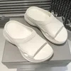 Croc Classic Bae CLOG Sandal Slippers Designer Sandaler Höjd Ökande plattformstävlingar Vattentäta skor Svart tjocka botten pool regnbot snöskor