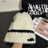 mode kvinnor hatt designer beanie höst vinter varm unisex stickade kvinnor hattar stickade tillbehör män mössa med låda blommor märke skalle mössor 21 december ny