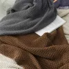 Arrivo Plaid Coperta Coperte lavorate a maglia in tinta unita per letti con nappe Alta qualità Calda e confortevole Cobertor Home 211122308r