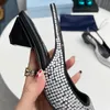 Luxury Rhinestone Sandals Designer Slingbacks Womens Pointed Toe Slippers Fashion Satin 4cm Kitten Heels Sandal Lady Party Pumps Black Red Pink Size 35-42