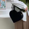 Vintage Love Heart Shoulder Messenger Bag Women Fashion Design PU Leather Small Tote Purse Designer Handbags Satchel for Girls 231220